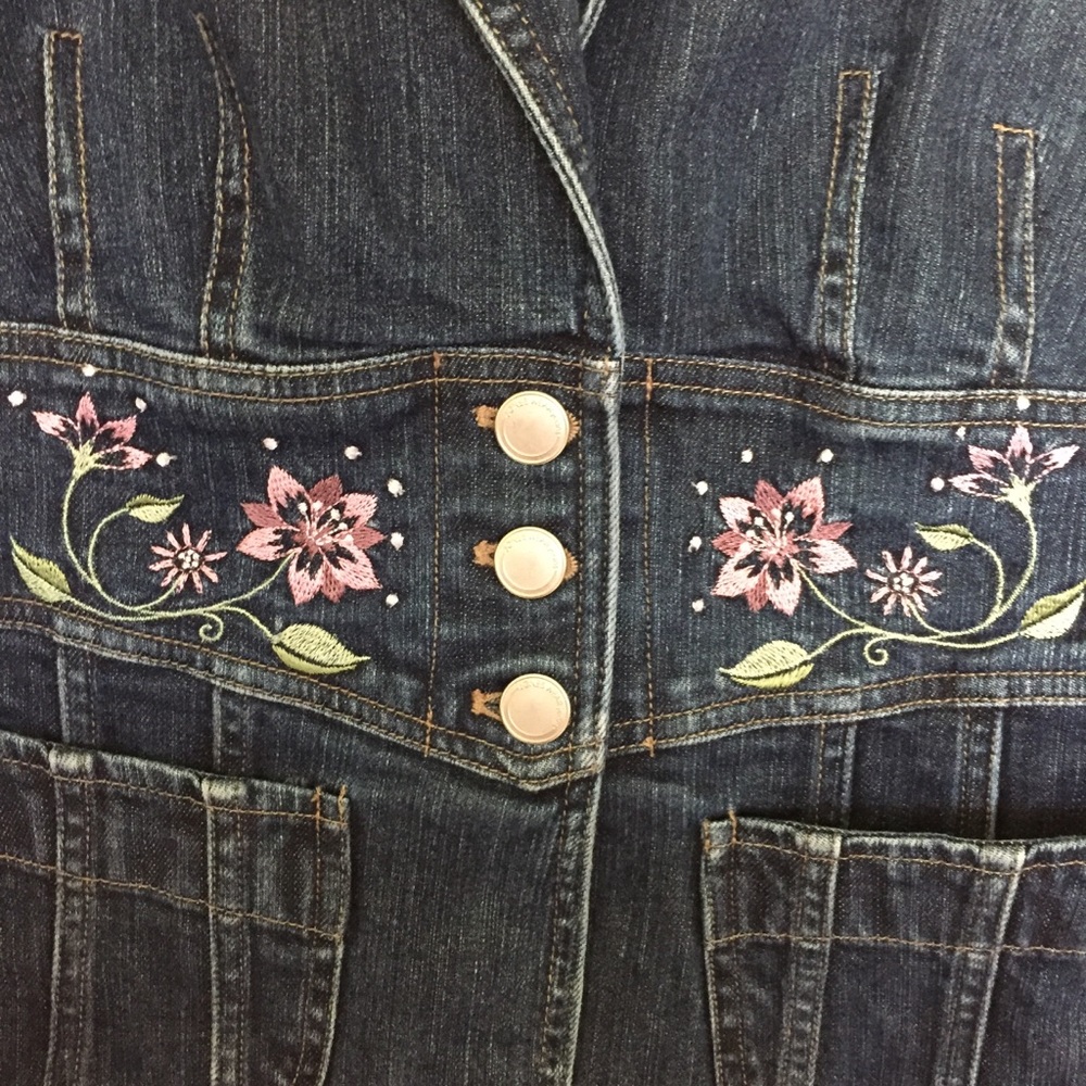 Jones Wear Jeans Denim Jacket Embroidery Size 6 - Picture 2 of 6